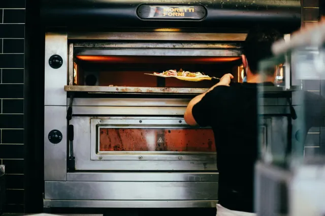 Nettoyage hotte pizzeria et grill - four à bois professionnel