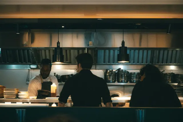 Nettoyage hotte restaurant traditionnel - Kleaneos Île-de-France